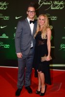 Fussball, 1. Bundesliga Saison 2012/2013: Marko Arnautovic  posiert mit Ehefrau Sarah