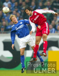 Fussball 1. Bundesliga: Schalke - Bayern, Zweikampf