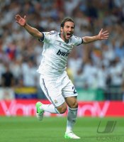 FUSSBALL Primera Division/Super Cup 2012: JUBEL Gonzalo Higuain (Real Madrid)