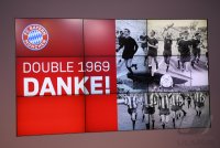 Fussball 1. Bundesliga Saison 18/19: Ehrung Doubelsieger 1969 des FC Bayern Muenchen