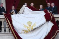 Papstwahl / Konklave: Papstwahl: Habemus Papam, weisser Rauch, Leo 14. ist der neue Papst