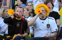 FUSSBALL WM 2010, Public Viewing im Olympiastadion MuenchenFUSSBALL WM 2010, VORRUNDE: Deutschland - Serbien