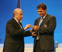 Fussball FIFA:  Praesident Blatter (SUI) und Vize Praesident Reynald Temarii (Tahiti)