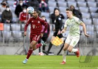 Fussball 1. Bundesliga Saison 21/22: FC Bayern Muenchen - SpVgg Greuther Fuerth
