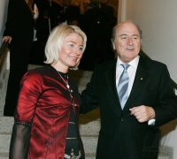 FIFA World Player Gala 2005: FIFA Praesident   Blatter (SUI) und  Freundin Ilona Boguska