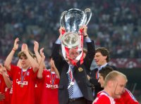 FUSSBALL CHAMPIONSLEAGUE FINALE 2000/2001:  JUBEL Trainer Ottmar Hitzfeld (FC Bayern Muenchen)