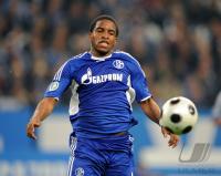 FUSSBALL DFB-Pokal: FC Schalke 04, FARFAN Einzelaktion