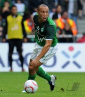 Fussball, 1. Bundesliga, Saison 2010/2011: Bremen, SILVESTRE am Ball