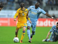 2. Fussball Bundesliga: Raffael Korte (li, Eintracht Braunschweig) gegen Collin Benjamin  (1860 Muenchen)