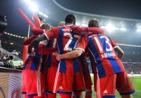 Fussball 1. Bundesliga Saison 14/15: JUBEL Bastian Schweinsteiger (FC Bayern Muenchen)