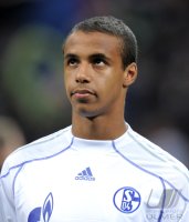 FUSSBALL CHL  Saison 10/11:  Joel Matip (FC Schalke 04)