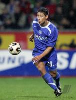 Fussball 1. Bundesliga: Berlin, FATHI Einzelaktion am Ball