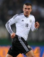 FUSSBALL INTERNATIONAL: Deutschland, PODOLSKI am Ball