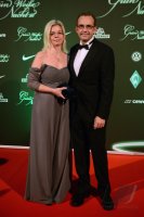 Fussball, 1. Bundesliga Saison 2012/2013: Fraktionsvorsitzender Thomas Roewekamp (CDU Bremen) mit  Ehefrau Nicole