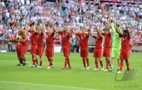 Fussball 1. Bundesliga, Saison 2011/2012:  FC Bayern Muenchen Jubel nach dem Sieg
