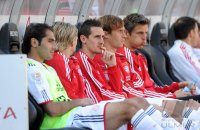 Fussball 1. Bundesliga : Auf der Ersatzbank, Hamit Altintop, Anatoliy Tymoshchuk , Anatoli Timoschtschuk, Miroslav Klose,  Andreas Ottl, Hans Joerg Butt (v. li., FC Bayern Muenchen)