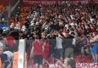 Fussball CHL 15/16 Gruppenphase: Schlagstockeinsatz gegen FC Bayern Muenchen  Fans