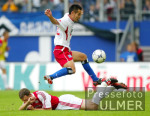 FUSSBALL 1. Bundesliga: Hamburg - Bayern, Zweikampf