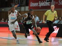 Basketball 1. Bundesliga 2011/2012: s Oliver Baskets Wuerzburg -  Walter Tigers Tuebingen