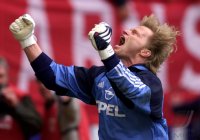 Fussball  1. Bundesliga  2000/2001: JUBEL Kahn (FC Bayern Muenchen) 