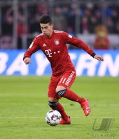 Fussball 1. Bundesliga Saison 18/19: FC Bayern Muenchen - VfB Stuttgart
