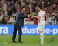 Fussball 1. Bundesliga  Saison 2011/2012 : Trainer Bruno Labbadia (VfB Stuttgart) und  William Kvist (VfB Stuttgart)