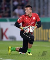 Fussball DFB Pokal 2. Runde 13/14: Torwart Kevin Mueller (VfB Stuttgart)