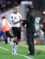 Fussball International EM 2012-Qualifikation: Trainer Joachim LOEW wechselt  Lukas PODOLSKI (Deutschland)  aus