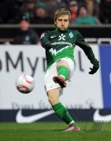 Fussball: 1. Bundesliga Saison 2010/2011: Werder Bremen, MARIN am Ball