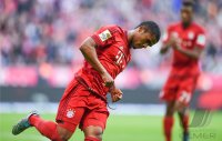 Fussball 1. Bundesliga Saison 15/16: FC Bayern Muenchen - VfB Stuttgart