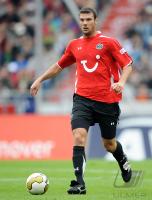 FUSSBALL 1. BUNDESLIGA: Hannover, BERGANTIN Einzelaktion