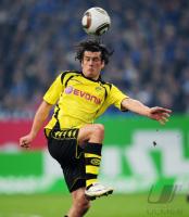 FUSSBALL, 1. BUNDESLIGA, 24. Spieltag: Borussia Dortmund, VALDEZ am Ball