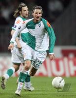 Fussball UEFA Pokal: Bremen, SCHULZ Einzelaktion