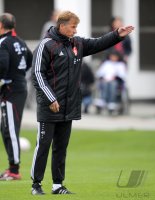 Fussball 1. Bundesliga: Trainer Andries Jonker (FC Bayern Muenchen)