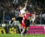 Fussball 2. Bundesliga: Koeln - Frankfurt, Zweikampf