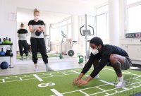 Basketball 2. Bundesliga 2021/2022: Isaiah Crawley (Tigers Tuebingen) bei der Reha