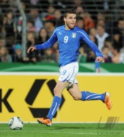 Fussball International  U 20 Laenderspiel:  Giacomo Beretta (Italien) am Ball