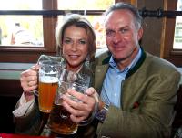 FUSSBALL 1. BUNDESLIGA: Bayern besucht das Oktoberfest