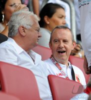 Fussball 1. Bundesliga, Saison 2011/2012:  Aufsichtsratsvorsitzenden Peter Bircks, Praesident  Walther Seinsch (v. li., FC Augsburg)