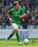 Fussball 1. Bundesliga, Saison 2011/2012: Clemens Fritz (SV Werder Bremen) Einzelaktion am Ball