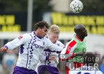Fussball 2. Bundesliga: VfL Osnabrueck - LR Ahlen, Zweikampf