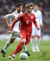 Fussball International, Champions League Saison 2011/2012: Xabi Alonso (li, Real Madrid)  gegen Toni Kroos (FC Bayern Muenchen)