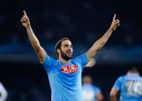 FUSSBALL  CHL  Saison 2013/2014: JUBEL Gonzalo Higuain (SSC Neapel)