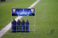 FUSSBALL  International CHL 09/10 :  CHL Trinkfalschen