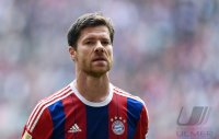 Fussball 1. Bundesliga Saison 14/15: Xabi Alonso (FC Bayern Muenchen)