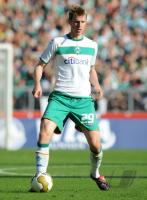 FUSSBALL 1. BUNDESLIGA: Bremen, MERTESACKER Einzelaktion