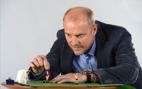 Fussball 1. Bundesliga Saison 12/13: Thomas Schaaf im exklusiven Pressefoto ULMER Shooting