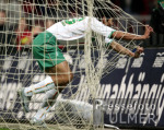 Fussball DFB-Pokal: Bremen - Leverkusen, Jubel VALDEZ