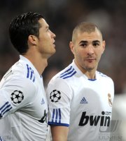 Fussball: Champions League Achtelfinale, Saison 2010/2011: Cristiano Ronaldo, Karim Benzema (v. li., Real Madrid)