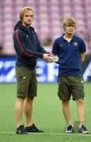 FUSSBALL International 2014/2015: Ivan Rakitic (li, Barca) und Alen Halilovic (Barca)